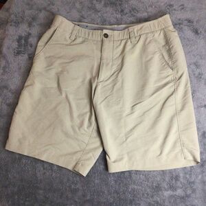 Mens Shorts Under Armour 36 Khaki Beige HeatGear Loose Fit Athletic Golf Dadbod